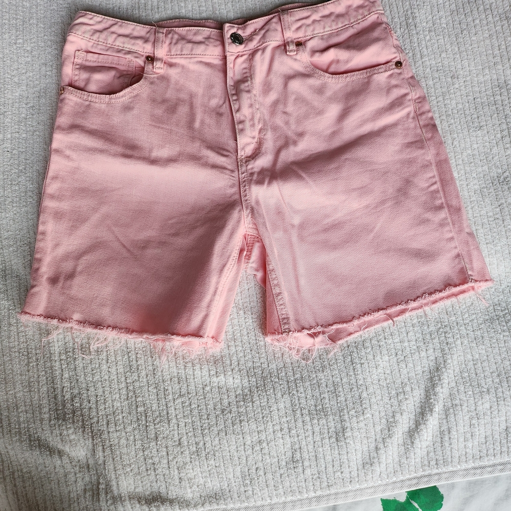Frayed Hem Jean Shorts